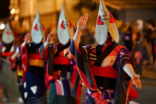 西馬音内盆踊り」の写真素材 | 90件の無料イラスト画像 | Adobe Stock