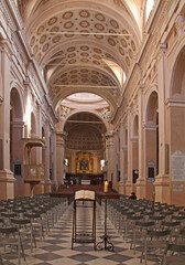Obraz premium Reggio Emilia; navata della cattedrale di Santa Maria Assunta