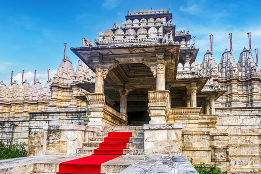 Ranakpur Jain Temple in Rajasthan, a 15th-century white marble masterpiece dedicated to Tirthankara Adinatha, famed for its Chaumukha design and 1,444 uniquely carved pillars symbolizing Jain devotion