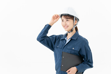 白バックの若い女性作業員