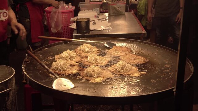 Cooking Thai fried mussels recipe, or hoi tod 