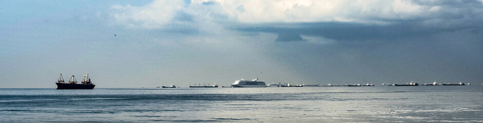 Strait of Hormuz Blockade: International Shipping Crisis and Maritime Deadlock