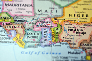 Naklejka premium Ouagadougou Burkina Faso – Defocused World Map Location