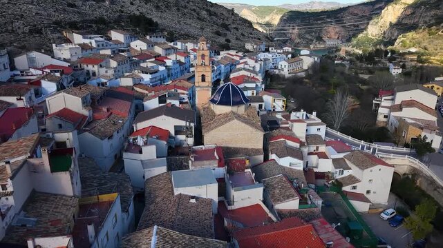 Vista a&eacute;rea cenital de Cortes de Pallas en Valencia , Espa&ntilde;a