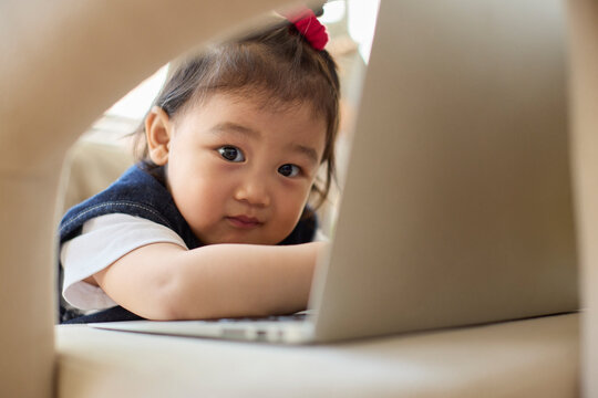 Baby girl and the laptop