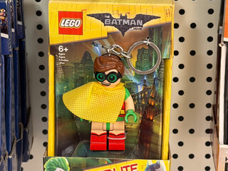 Fototapeta premium Lego batman movie robin minifigure keychain in retail packaging