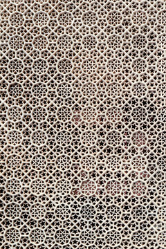 A white marble jali latticework on the Salim Christi Mausoleum in the Jama Masjid, Fatehpur Sikri.