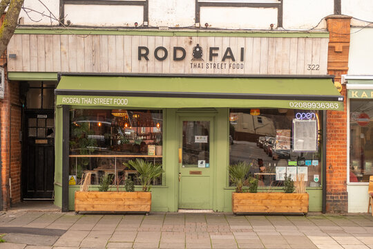 LONDON - Rod Fai Thai Street Food &ndash; Thai restaurant on Uxbridge Road W3 Acton
