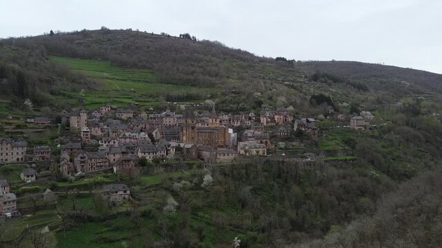 Conques desde el aire