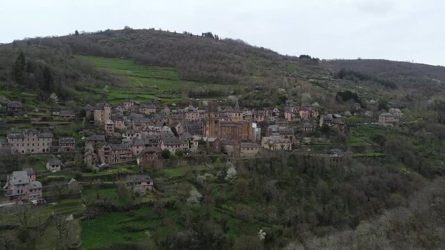 Conques desde el aire