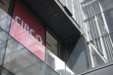 Naklejka premium exterior building and sign of CIBC Branch at 460 University Avenue (at Dundas St W), Toronto