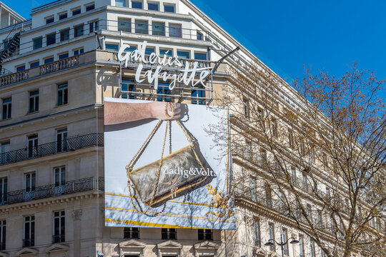 Paris, France - 17 mars 2026: Grand panneau publicitaire pour la marque de mode fran&ccedil;aise Zadig & Voltaire sur la fa&ccedil;ade des Galeries Lafayette, c&eacute;l&egrave;bre grand magasin parisien	