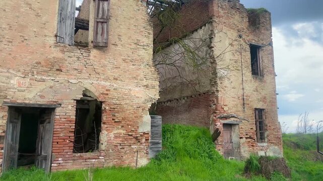 Abandoned Italian farmhouse ruins rustic landscape
