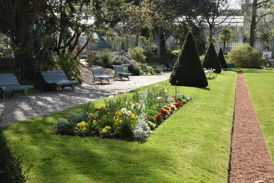 Jardin&nbsp;d'agr&eacute;ment&nbsp;au&nbsp;printemps