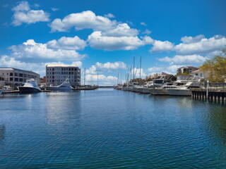 Obraz premium Marina Waterway and Waterfront Buildings at Pensacola Bay