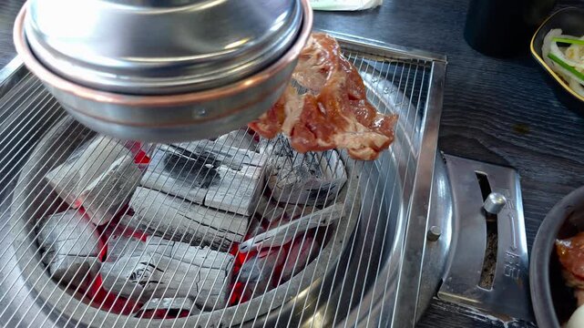 한국음식,음식,돼지갈비,숯불돼지갈비,돼지고기,Korean food, food, pork ribs, charcoal-grilled pork galbi, pork