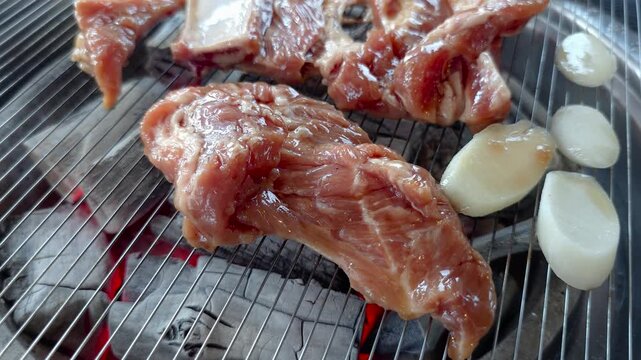 한국음식,음식,돼지갈비,숯불돼지갈비,돼지고기,Korean food, food, pork ribs, charcoal-grilled pork galbi, pork
