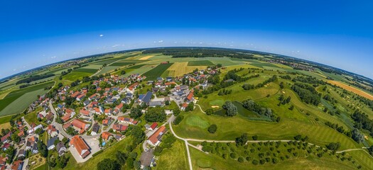 Naklejka premium Die ländliche Region rund um die Ortschaft Tegernbach im oberbayerischen Kreis Fürstenfeldbruck im Luftbild