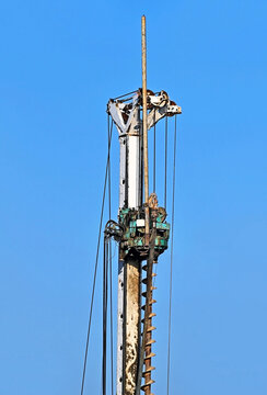 Drilling rig machine with borer
