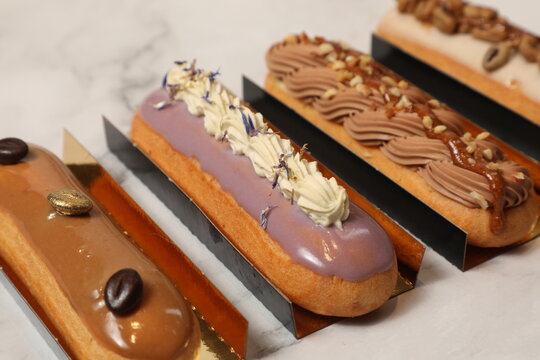 Desserts &agrave; d&eacute;guster dans un restaurant
