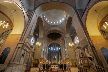 Fototapeta premium PADUA, ITALY, 27, 2024 - Inner of the Basilica of Saint Anthony of Padua, an important religious building and pilgrimage site. in Padua, Italy