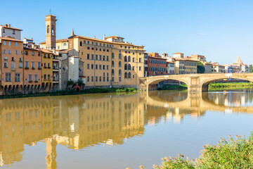 Fototapeta premium Florence architecture and St. Trinity bridge over Arno river, Italy