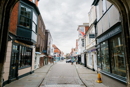 Salisbury UK: 27th July 2025: Salisbury high street is empty on a Sunday morning. The streets are lined with charming shops and traditional buildings
