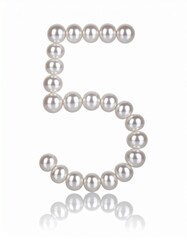 Obraz premium Number 5 made out of small pearls on a neutral solid background