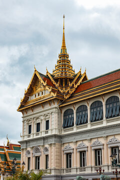 Ornate Thai Spire and European-Influenced Architecture at Chakri Maha Prasat Hall in Bangkok