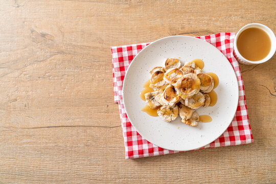 Grills Banana with Caramel Sauce