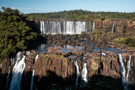 Beautiful view to waterfalls in Igua&ccedil;u, between Brazil and Argentina