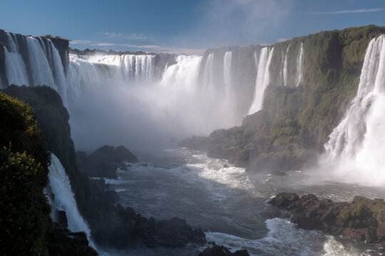 Beautiful view to waterfalls in Igua&ccedil;u, between Brazil and Argentina