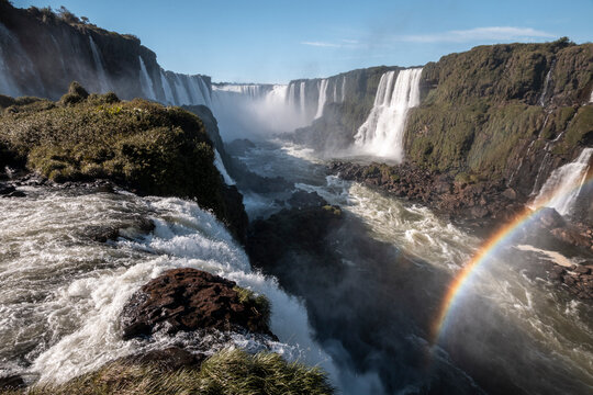 Beautiful view to waterfalls in Igua&ccedil;u, between Brazil and Argentina