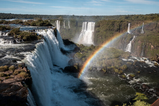 Beautiful view to waterfalls in Igua&ccedil;u, between Brazil and Argentina