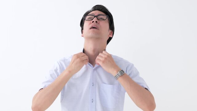 暑がる男性