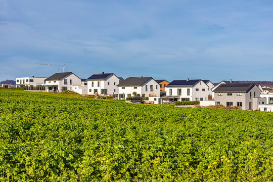 Modern single family homes with photovoltaic systems in S�ssen Germany