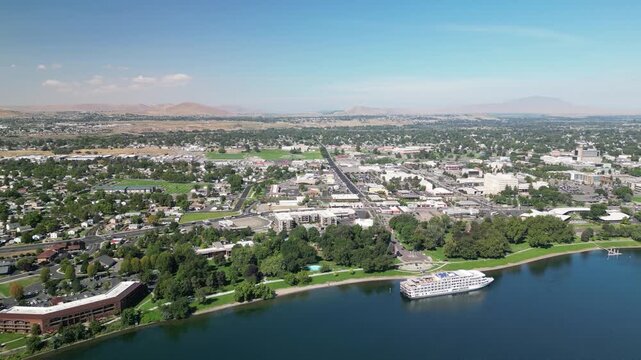 Central Richland, WA - Riverboat - Columbia River