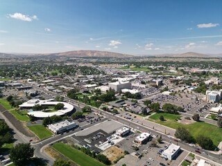Fototapeta premium Central Richland, WA - Aerial Views near Federal Building / John Dam Plaza
