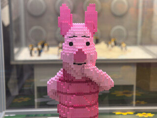 Fototapeta premium Pink piglet brick sculpture