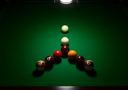 Pool table billiard balls arrangement