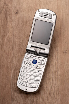 LG U8130 flip phone from 2004 representing vintage mobile communication technology
