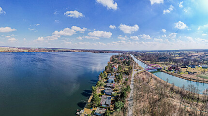 Jezioro Pławniowice na Śląsku w Polsce panorama  z lotu ptaka bardzo wczesną wiosną. © Franciszek