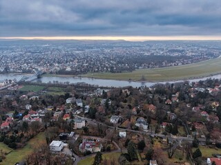 Fototapeta premium Dresden, Blick über die Elbe mit dem 