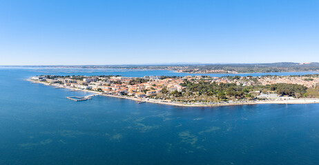 Fototapeta premium Panorama de Balaruc les Bains dans le département de l'hérault en région occitanie