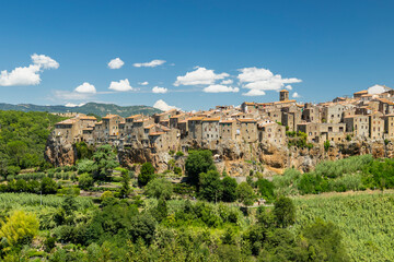 Obraz premium Pitigliano ancient town built on tuff cliff in Tuscany
