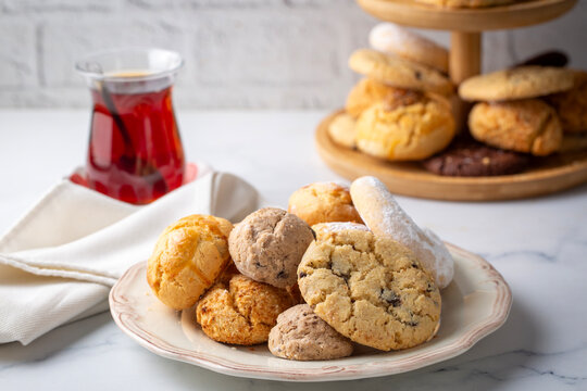 Turkish baked goods: sweet cakes and cookies - Turkish name; Tatli kuru pasta