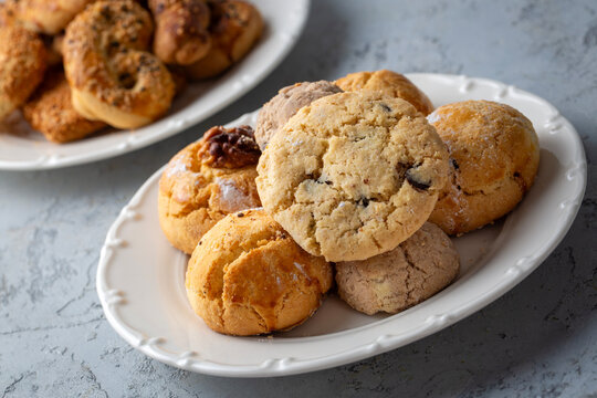 Turkish baked goods: sweet cakes and cookies - Turkish name; Tatli kuru pasta