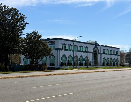Charles Schwab Investment and Brokerage Firm in the SouthPark area of Charlotte, NC
