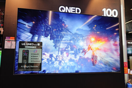 LG QNED evo AI Smart TV Display with Advanced AI Magic Remote Technology