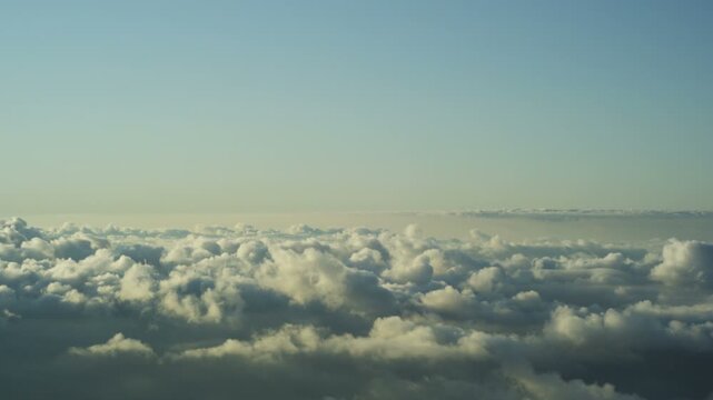 富士山 富士宮口 新五合目より朝日に染まる雲海
